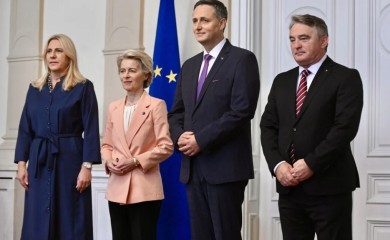 Fon der Lajen sa članovima Predsjedništva BiH