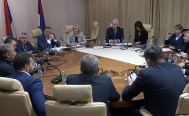 Uvijek “na tankim nogama”: Zašto su politički dogovori u BiH nestabilni?