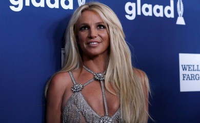 Britni Spirs objavila video, gola ispod tuša