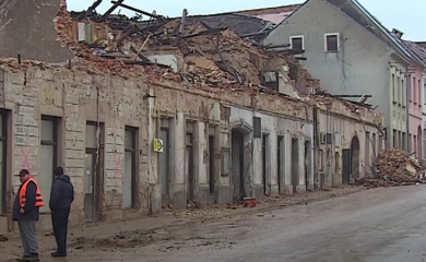 Zamjenica gradonačelnika Gline: Porodice i dalje žive u kontejnerima nakon zemljotresa