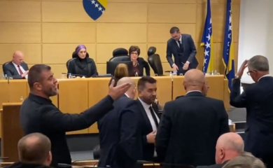 Poslanici se svađali: Sijevale varnice u Parlamentu FBiH (VIDEO)