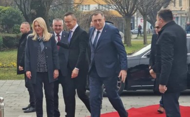 Sijarto stigao u Banjaluku: Mađarskog ministra dočekali Dodik i Cvijanovićeva