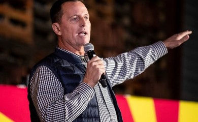 Richard Grenell komentarisao proteste u Srbiji, rekao da se treba osuditi “okupiranje” zgrada