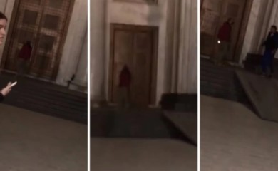 Muškarac divljao: Govorio da je Hrist i lupao na vrata Hrama Svetog Save