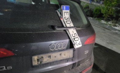 Pokidana tablica sa automobila gradonačelnika Bijeljine