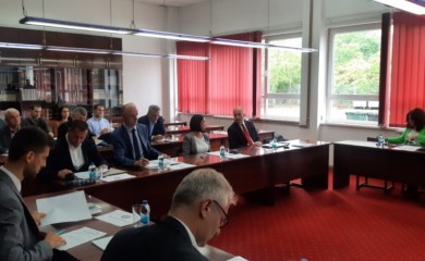 Održan okrugli sto „Političke i pravne posljedice djelovanja visokog predstavnika u Bosni i Hercegovini“