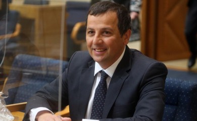 Vukanoviću zaprijetila supruga: Ili ja ili Stevandić