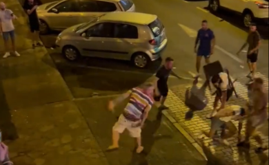 Navijači Engleske i Velsa potukli se u Španiji (VIDEO)