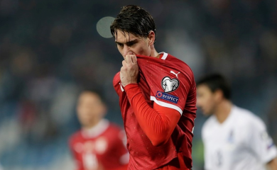 Piksi u mukama, Vlahović pod znakom pitanja