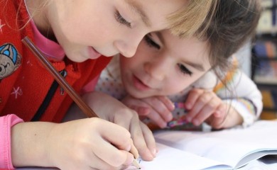 Đaka sve manje, profesora sve više: Srpska teži ka reformi obrazovnog sistema