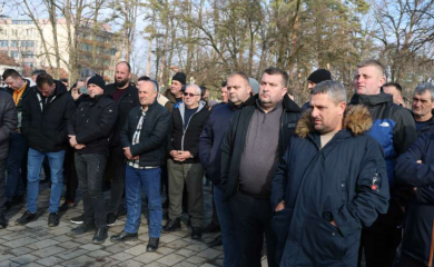 PROTEST MLJEKARA u Banjaluci: Ovo su njihovi zahtjevi, a odlučiće Skupština pod vedrim nebom