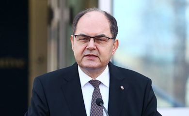 Analitičari oštro kritikuju rad njemačkog diplomate: Šmit rasparčao dignitet OHR-a