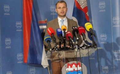 Bijesan zbog “šišanja” dnevnog reda: Stanivuković pozvao građane na protest ispred SNSD-a