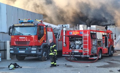 Osam povrijeđenih u požaru zbrinuto u bolnici (VIDEO)
