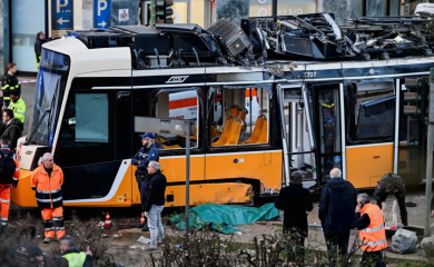 Tramvaj iskočio iz šina u Milanu i udario u zgradu: Jedna osoba poginula, a najmanje 39 povrijeđeno