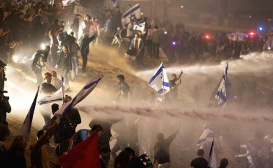 Haos u Izraelu, na ulicama stotine hiljada ljudi