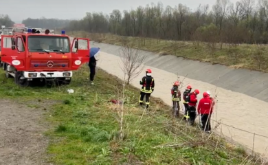 Policija objavila detalje drame kod Tuzle: Potraga ZA POLICAJCEM I KRIMINALCEM koji su upali u bujicu proširena na Lukavac
