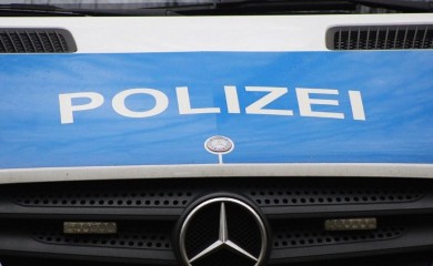 Bh. beskućnik sa maloljetnicima obijao automobile po Kelnu