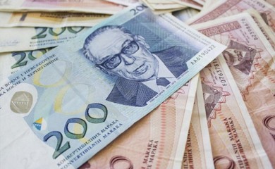 Bibliotekarka u Vlasenici u knjizi pronašla 900 KM