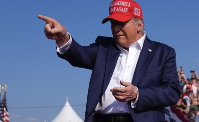 Tramp prijeti povlačenjem iz debate sa Kamalom Haris