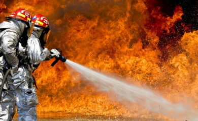 DOBOJ: Oštećena kapija i zapaljen podrum