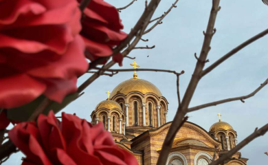 Pravoslavni vjernici danas slave Krstovdan, evo šta znači ako pada kiša i koje običaje OBAVEZNO treba ispoštovati