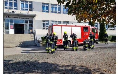 Održana pokazna vježba "Zemljotres i požar u školi"
