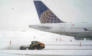 Zimska oluja paralisala SAD: Otkazano više od 1.800 letova, haos u prazničnom putovanju