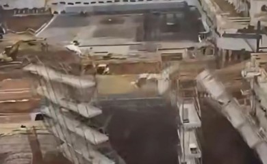 Ogromna skela se urušila na Rebru, radnici pobjegli u posljednjem trenutku i spasili živote (VIDEO)