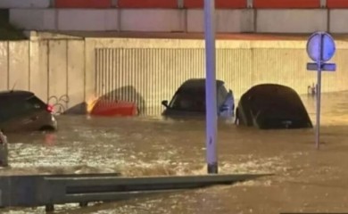 Jako nevrijeme napravilo haos: Potopljeni automobili i noćni klub FOTO/VIDEO