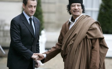 Sarkozi u nevolji zbog Gadafijevih kofera punih para