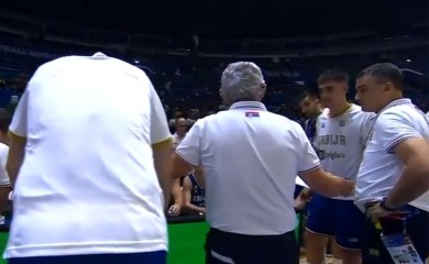 Pešić zagrmio na tajm-autu: Nemojte da se brukamo (VIDEO)