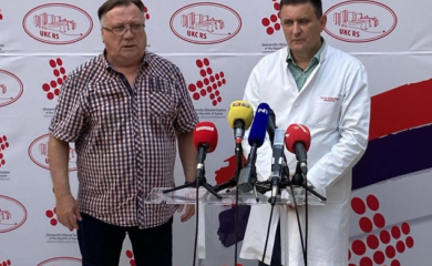 Vlado Đajić posjetio Halida Bešlića u bolnici, donio mu "Drvo života" (FOTO)
