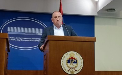 Crnadak o Nacrtu zakona o NVO: Da su kreatori malo manje slušali Cecu i Baju znali bi stih - tamo gdje je strah, tamo živi mrak
