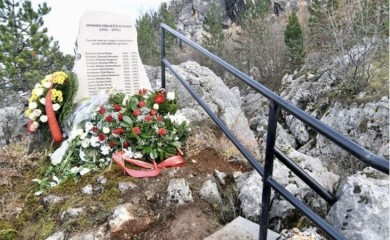 "Spomenik Kazani nema nikakav smisao, tražimo izmještanje"