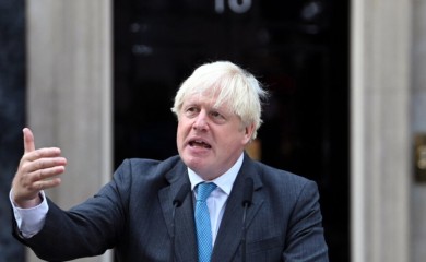 Boris Džonson postaje TV voditelj, pratiće izbore u SAD i Britaniji