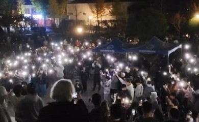 “Revolucija bijelih papira” u Kini: Policija briše fotografije demonstrantima iz telefona VIDEO