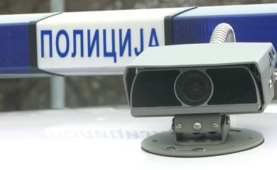 Pretučen ispred kluba, pa pao kroz prozor