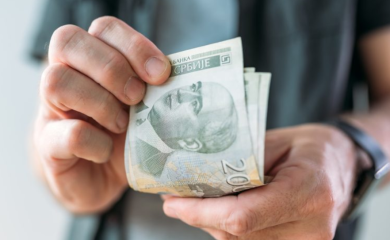 Predstavio se kao policajac pa pokrao maloljetnike