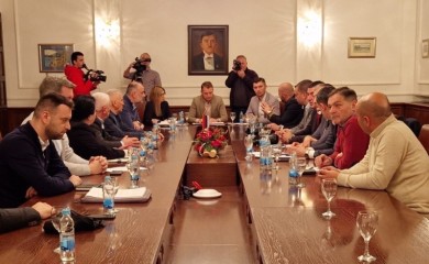 Riječi bole, djela unakaze: Stanivuković odbornike nazvao politička stoka