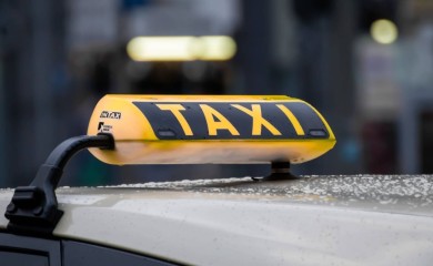 Pripremite pare za novogodišnju vožnju: Evo koliko će koštati taksi u Banjaluci