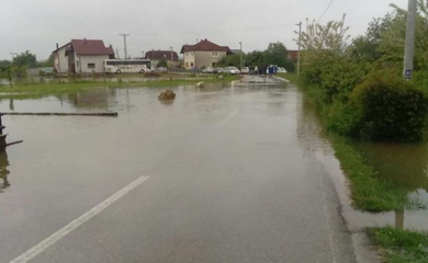 Neadekvatna kanalizacija i nekontrolisana gradnja - uzrok poplava