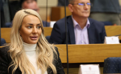 Diplome na čistac, pare nazad: Kako nas je Nikolina Šljivić podsjetila na hronične bolesti javnog sektora