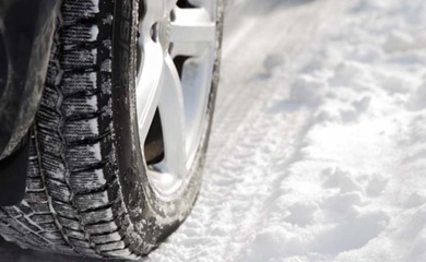 Zbog niskih temperatura kolovozi klizavi