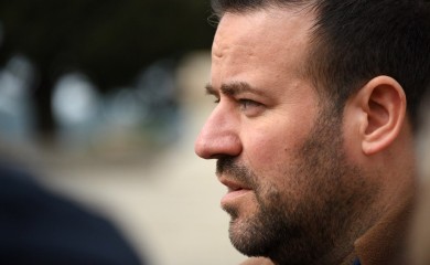 Gradonačelnik Pule zabranio "srpske cajke", pa snimljen uz narodnjake (VIDEO)