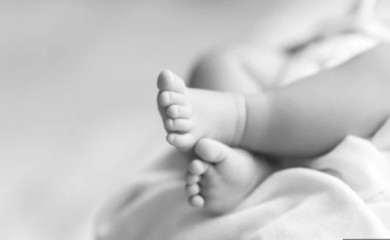 Pala sa četvrtog sprata zgrade: Beba preminula u bolnici
