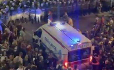 Šef policije tvrdi da demonstranti nisu propustili Hitnu pomoć: Snimak pokazuje drugačije