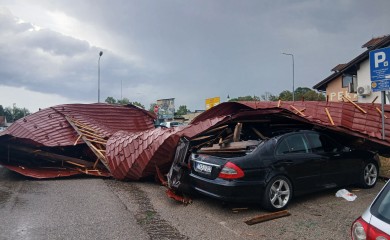 Olujno nevrijeme paralisalo dijelove Srpske: kvarovi na dalekovodima, šteta na objektima i usjevima