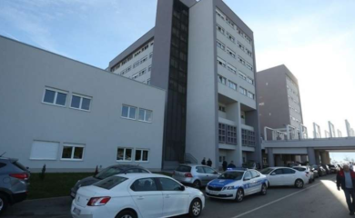 Maloljetnik motociklista priključen na aparate na UKC-u