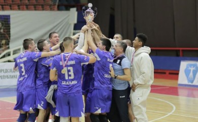 Odbojkašima Radnika trofej nakon 20 godina